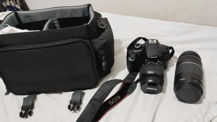 Camera Canon Rebel T6 +2 Lentes ( 18-55mm e 75-300m )