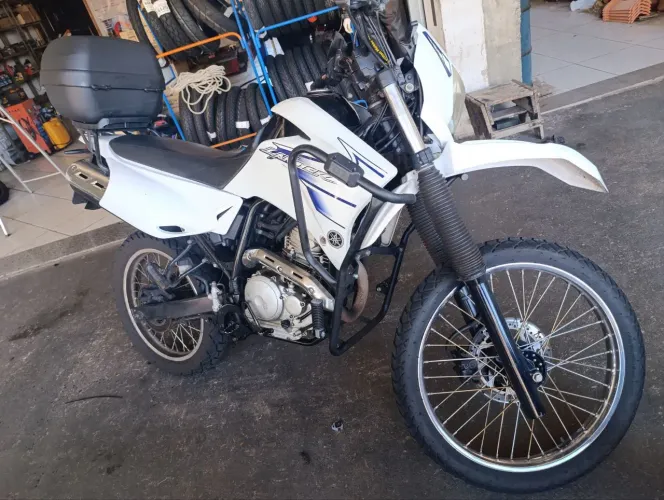 Yamaha XTZ Lander 250cc 2008 com acessórios
