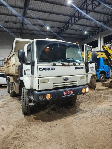 Cargo 2628e Caçamba basculante 6x4
