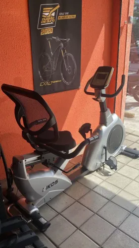 Bicicleta ergométrica KIKOS PROFISSIONAL; academia em casa/condominio! 