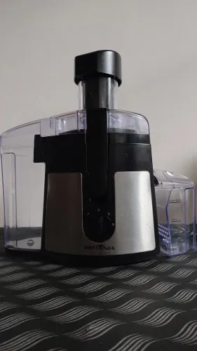 Centrifuga Britânia Juicer 1000, 127 volts.