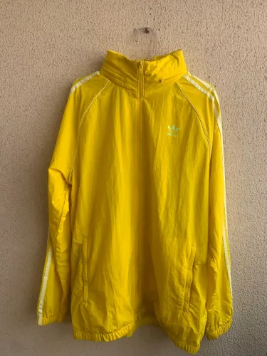 Jaqueta adidas corta vento amarelo - tam g
