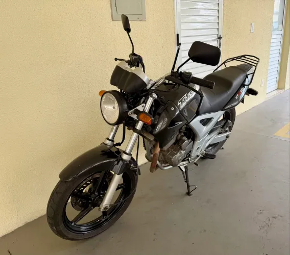 Honda cbx 250 Twister, aceito troca e parcelo até 18x no cartão!