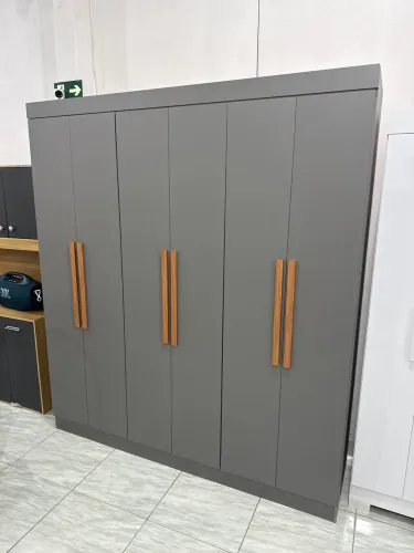 Roupeiro de 6 portas 2 gavetas novo 100% MDF disponível