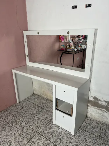Vendo Penteadeira usada