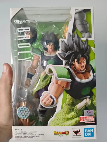 Super Broly Icari SHFiguarts Bandai