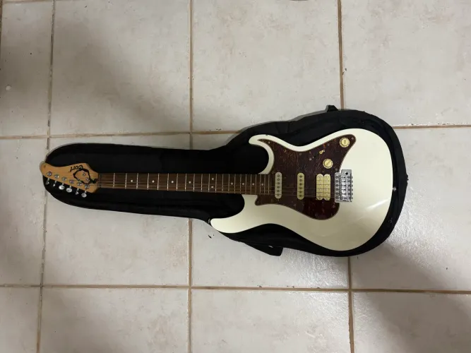 Guitarra Cort G115SE