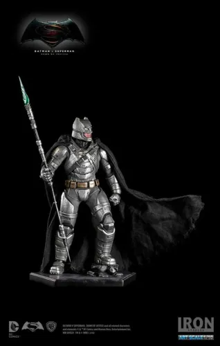 Battle Damaged Armored Batman Batman V Superman Iron Studios 1/10