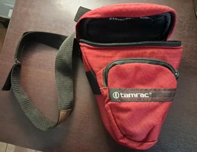 Shoulder Bag Tamrac 515 - Bolsa Compact Zoom Pak para Camera e Lente - Vermelha