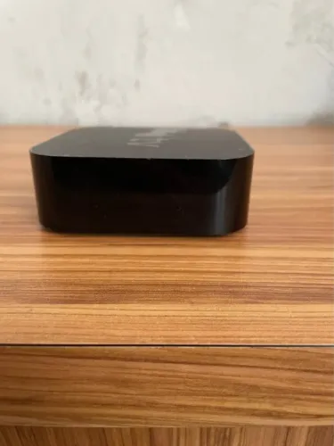Apple TV HD (4ª Geração) - Modelo A1625 Sem controle remoto