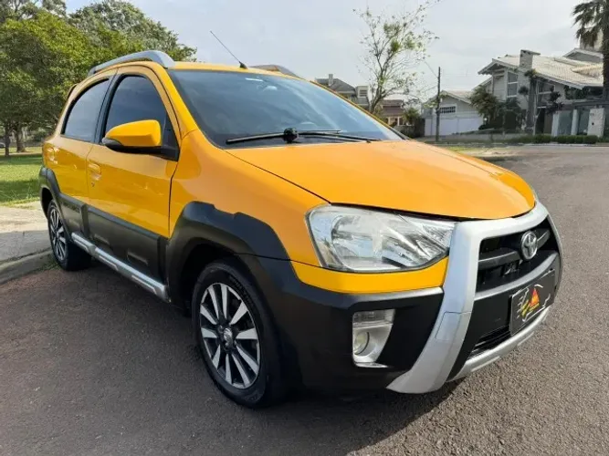 Toyota Etios Cross 1.5 Flex 16V 5P Mec. 2014