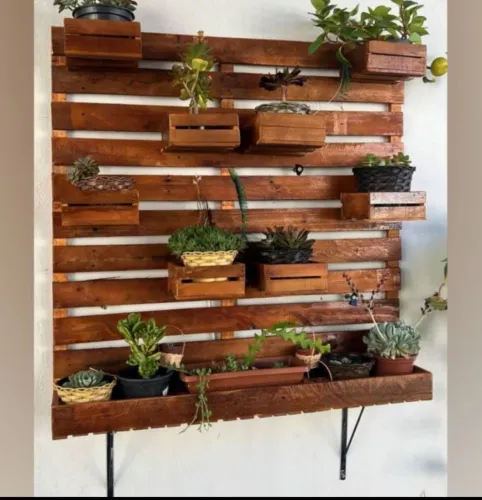 Jardim Vertical de Pallet para Plantas - Modelo Rústico