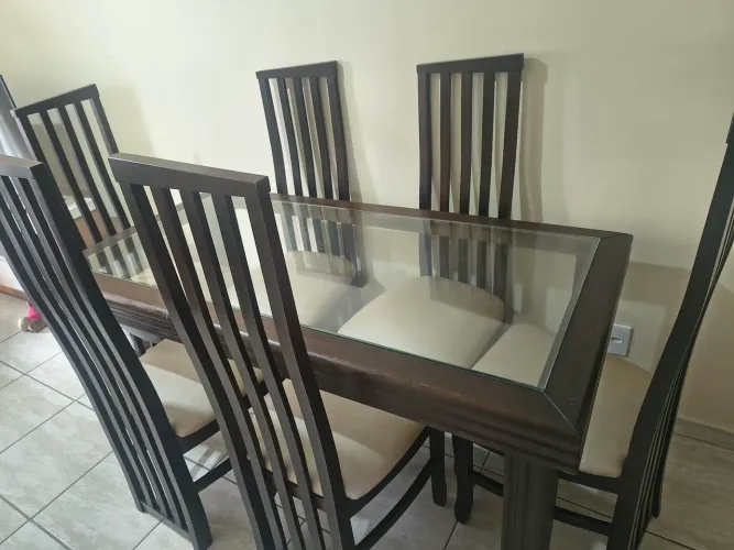 MESA DE JANTAR ., ÓTIMO ESTADO DE CONSERVAÇÃO!!!