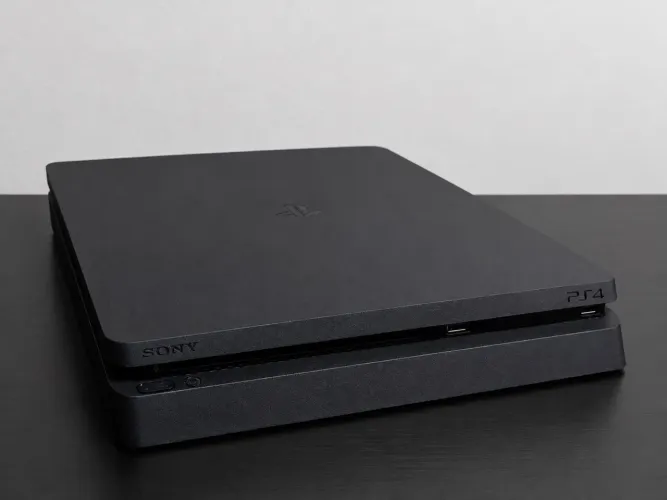 Play 4 SLIM 1 TB