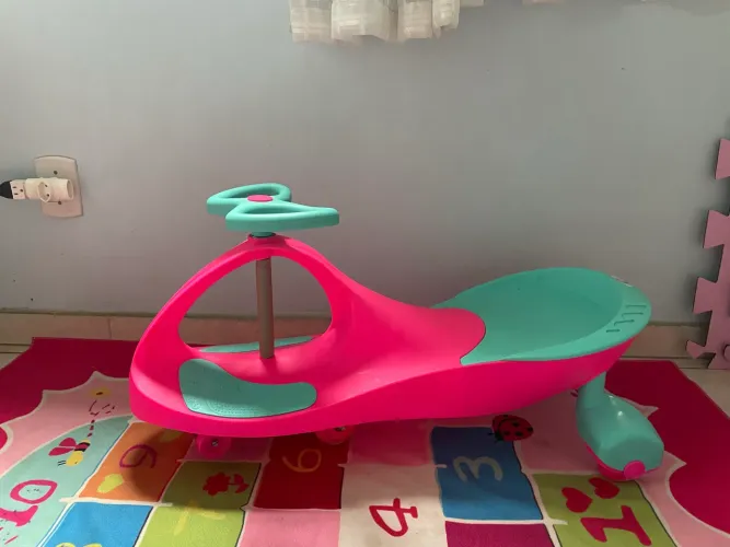 Carrinho Rolimã Gira 360 Rosa/verde Covei Toys