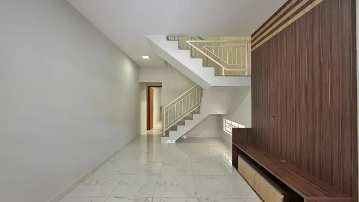 Casa à venda no Residencial Maria Bonita  125 m² construídos  3 quartos (1 suíte)  2 vagas