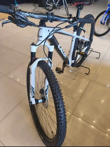 Bike Caloi elite carbon 15" $8200