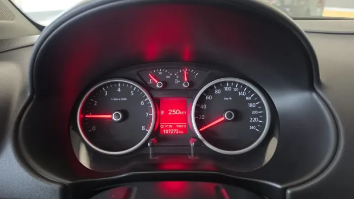 Volkswagen Voyage Trend 1.6 MI Total Flex 8V 4P 2012