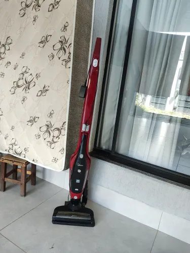ASPIRADOR MIDÉIA RECARREGÁVEL - BEM CONSERVADO
