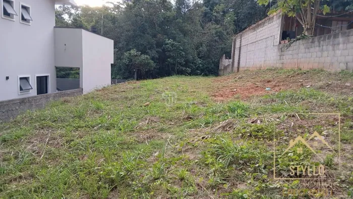 Excelente Terreno com 307,73m² no Loteamento Jardim Botânico São José - SC