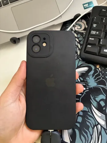 iPhone 12 - 1300$