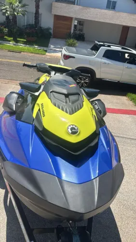 Jet Ski Sea-Doo Wake 170 c Carretinha
