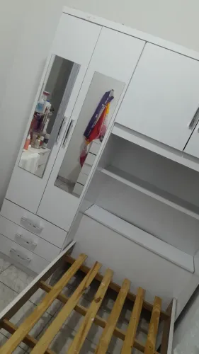 Guarda Roupas com Cama