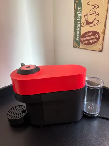 Cafeteira Vertuo da Nespresso seminova - Vermelha