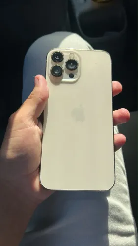 iPhone 13 Pro Max - Troco em inferior + Volta pra mim