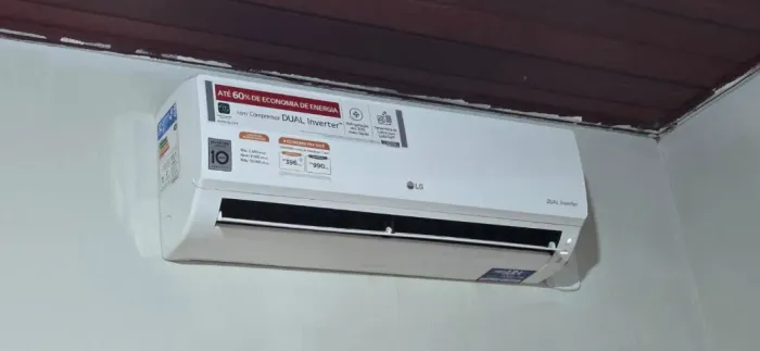 Ar-condicionado LG Dual Inverter de 9.000 BTUs