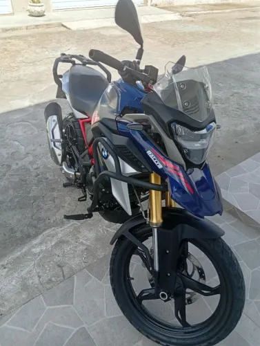 Vendo uma BMW 310 GS telefone para contato * falar com Henrique