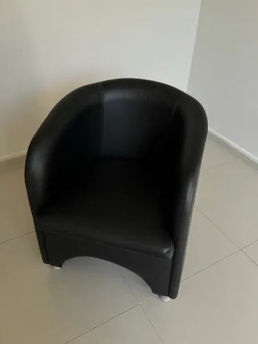 POLTRONA SOFÁ MODERNA COURINO