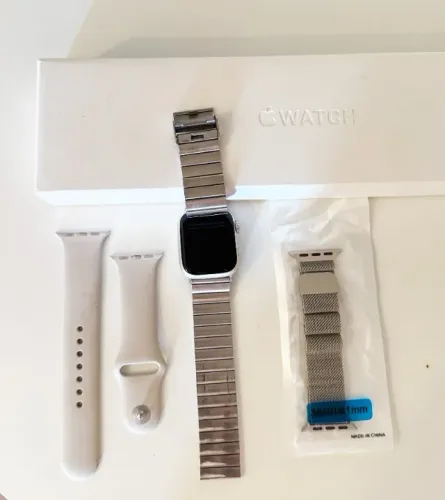 Apple Watch S8 Starlight alumínio