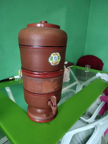 Vendo um filtro de barro