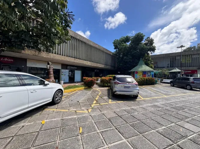 Imóvel para aluguel possui 45 metros quadrados em Graças - Recife - PE