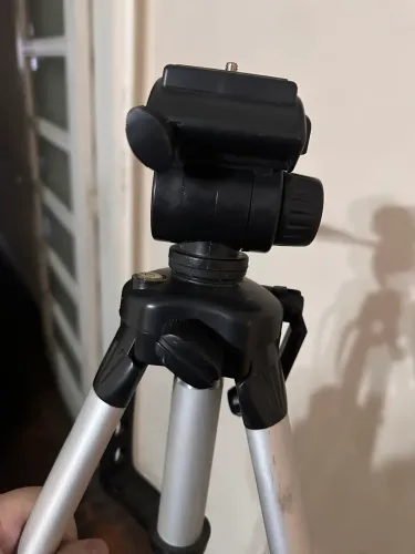 TRIPÉ PARA CÂMERA E FILMADORA W350