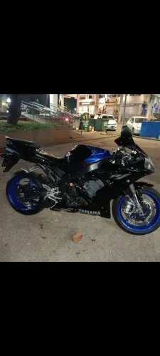 VENDO R1 IMPECÁVEL SEM DETALHES