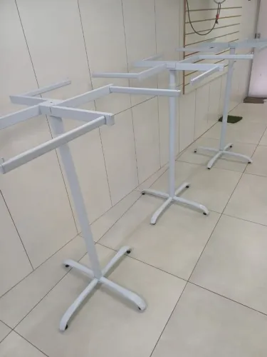 ARARA DE CHÃO 4 BRAÇOS GIRATÓRIA SEMI-NOVA