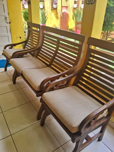 Conjunto em angelim pedra com assentos