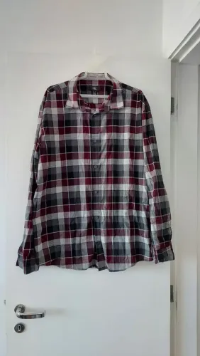 Camisa Social Masculina;Tamanho G 100% Algodão. Calvin  Klein.Largura 65cm;terá 80cm.