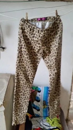 Calça Estampada Onça Miss Young
