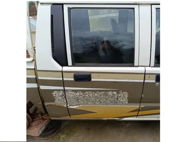Porta traseira L200 gl gls quadrada 1995/2006 lado direito