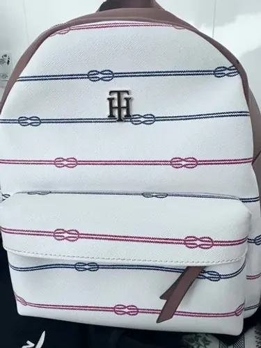 Mochila da Tommy Hilfiger original.