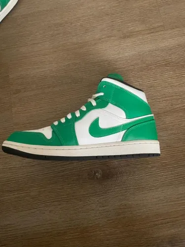 Tênis Nike Jordan 1 mid lucky green 39,5BR