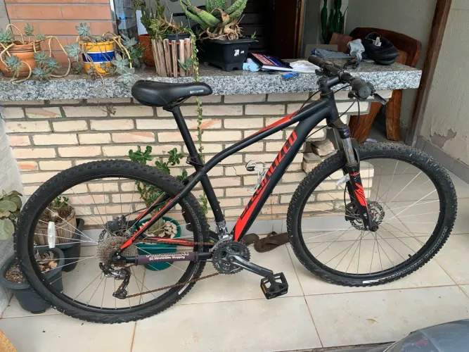 Bike Specialized MTB aro 29, 27 marchas toda alívio 