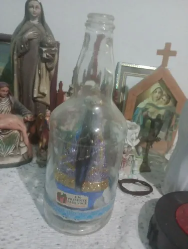Imagem de nossa senhora Aparecida na garrafa 