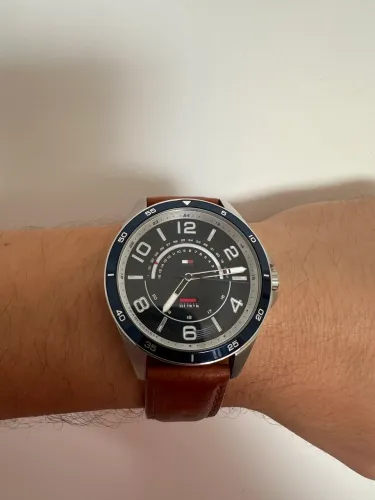 Relógio Tommy Hilfiger - couro + aço