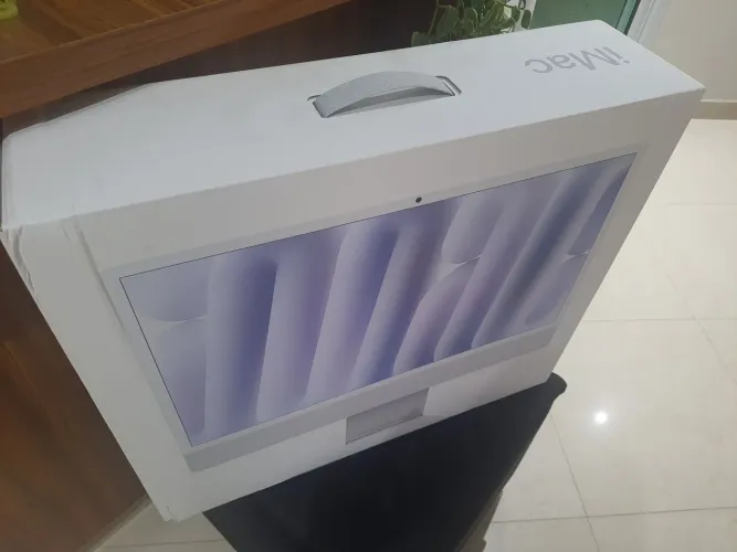 iMac M4 24' 16GB/256GB 8C CPU lacrado 