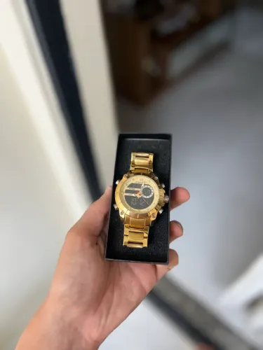 Relógio Naviforce modelo NF9163 analógico e digital