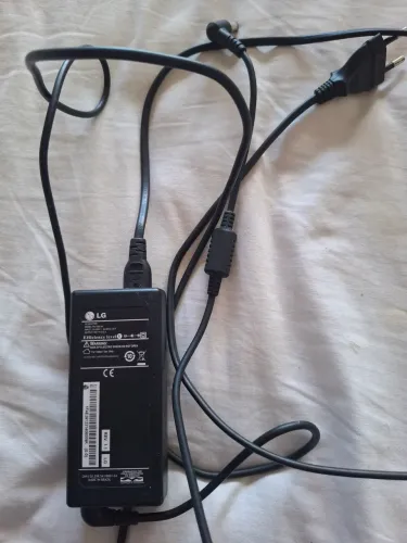 Carregador LG para PC all in one, 19v.
